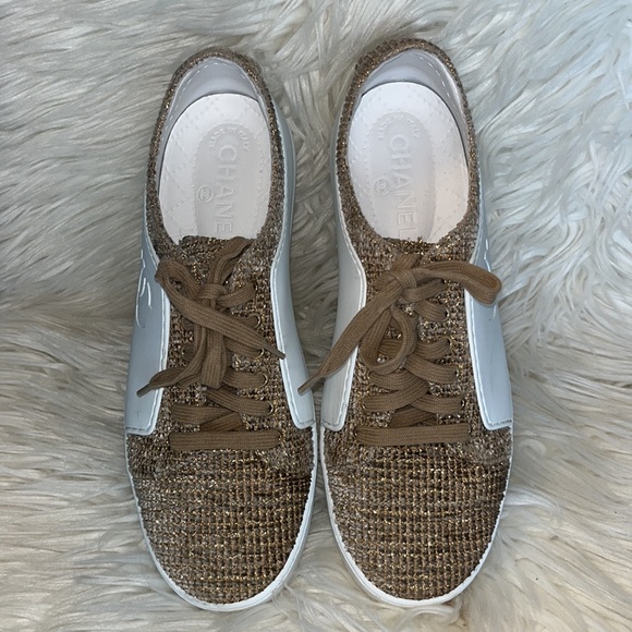 Authentic Chanel Tweed/Leather Interlocking CC Logo Sneakers - Picture 6 of 16
